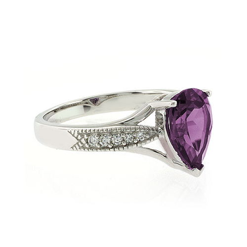 Anillo de Plata Fina con Alejandrita ( Morado/Rosa )
