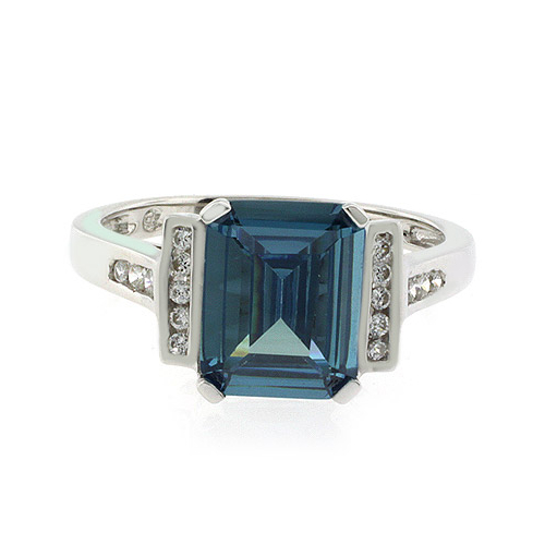 Anillo de Plata Fina con Alejandrita ( Rosa/Morado )