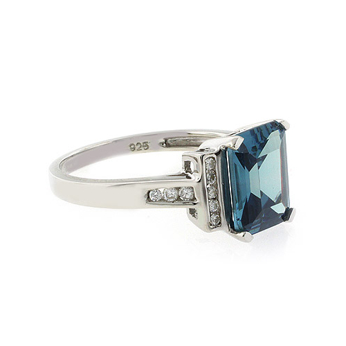 Anillo de Plata Fina con Alejandrita ( Rosa/Morado )