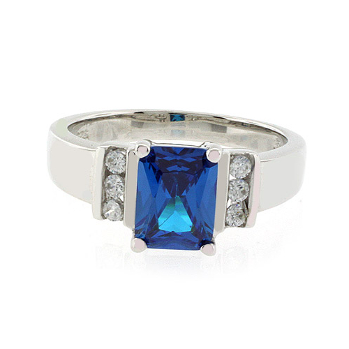 Anillo de Plata Fina con Topacio Azul