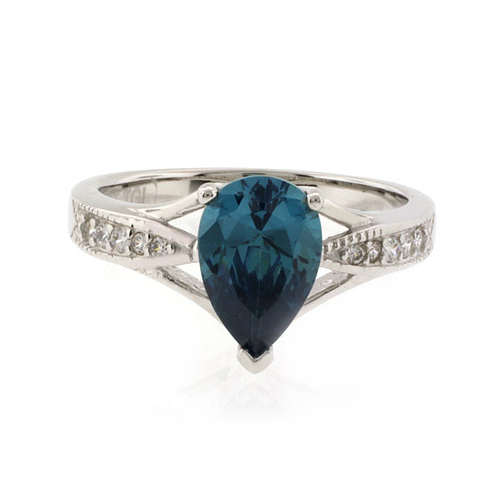 Anillo de Plata Fina con Alejandrita ( Verde/Azul )