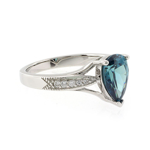 Anillo de Plata Fina con Alejandrita ( Verde/Azul )