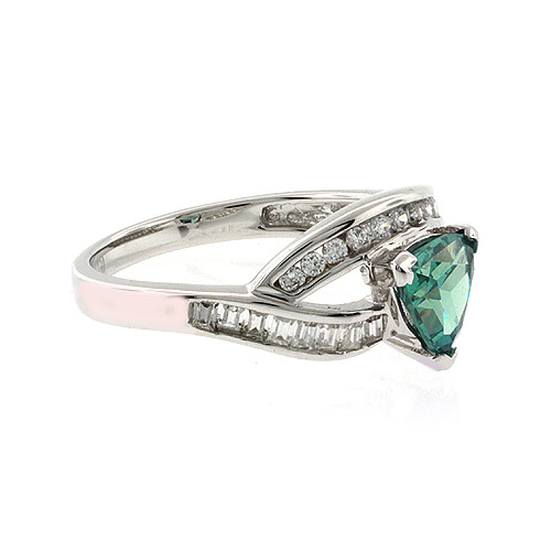 Anillo de Plata Fina con Alejandrita Bicolor ( Verde/Azul )