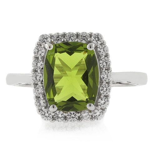 Hermoso Anillo de Plata .925 con Peridoto