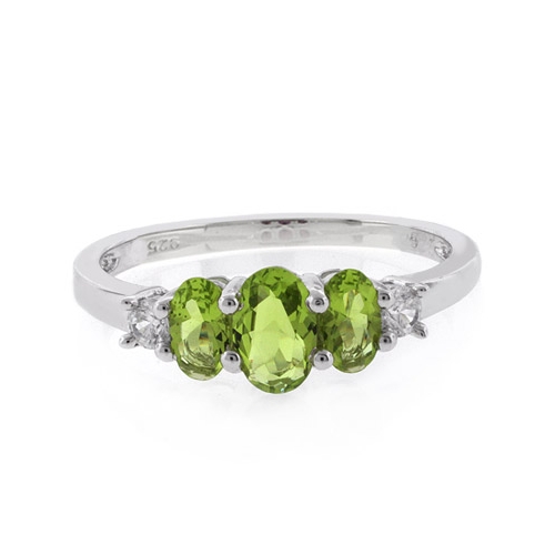 Anillo de Plata de Ley con 3 Piedras de Peridoto