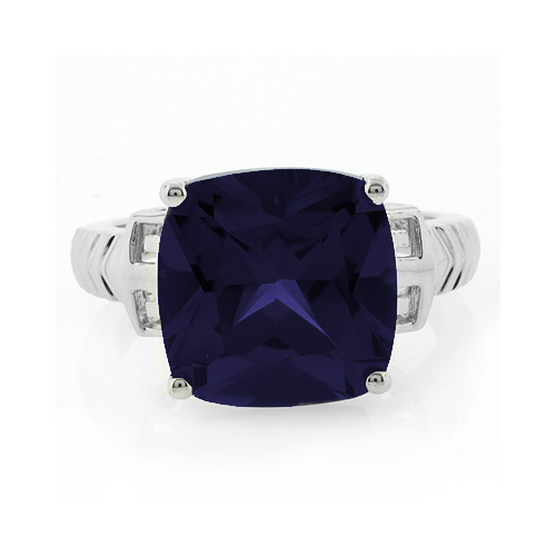 Anillo con una Gema de Zafiro Azul en Plata .925