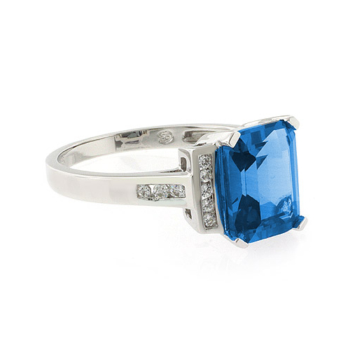 Anillo Elegante de Plata .925 con Topacio Azul