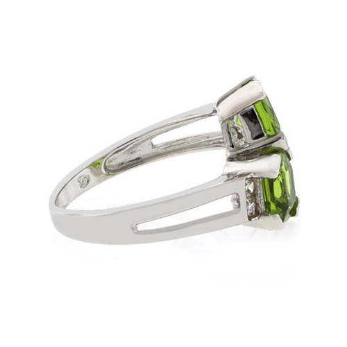 Anillo de Plata de Ley .925 con 2 Gemas de Peridoto