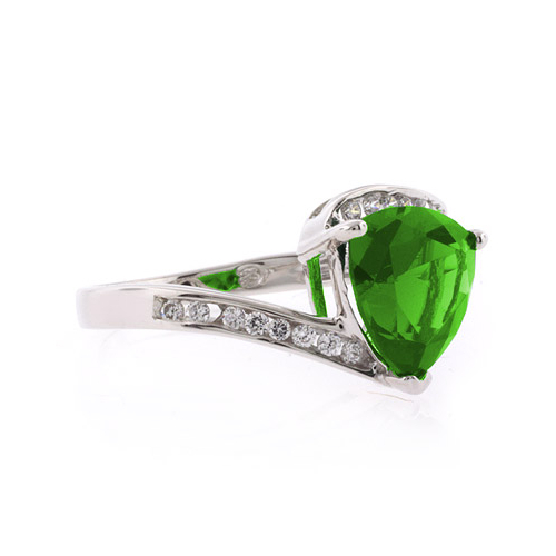 Anillo de Plata de Ley con una Gema de Peridoto