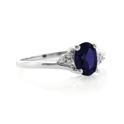 Anillo con una Gema de Zafiro en Plata .925