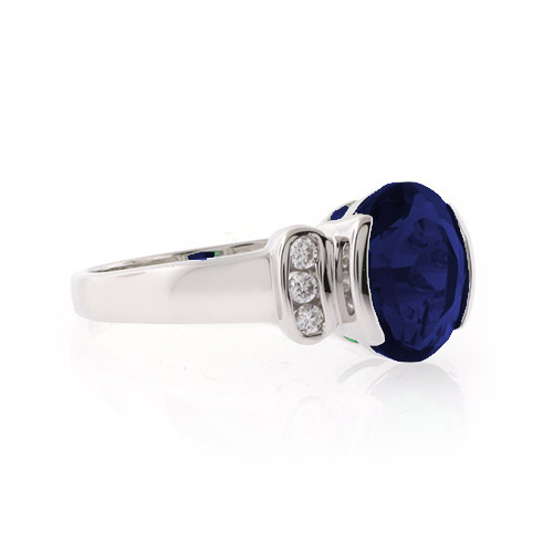 Hermoso Anillo de Plata .925 con una Piedra de Zafiro Azul