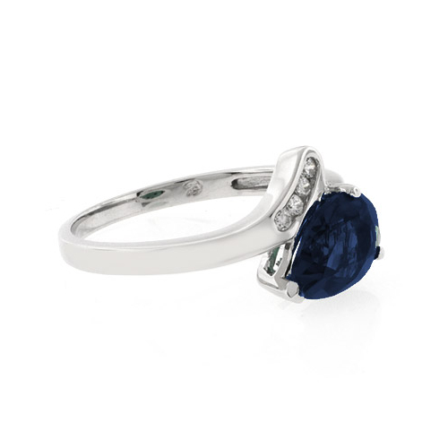 Anillo de Plata .925 con una Gema de Zafiro