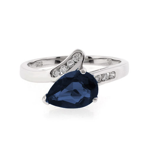 Anillo de Plata .925 con una Gema de Zafiro