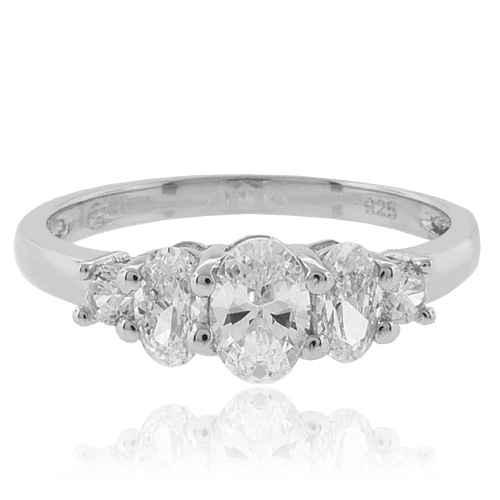 Anillo de Compromiso en Plata .925 con 3 Piedras