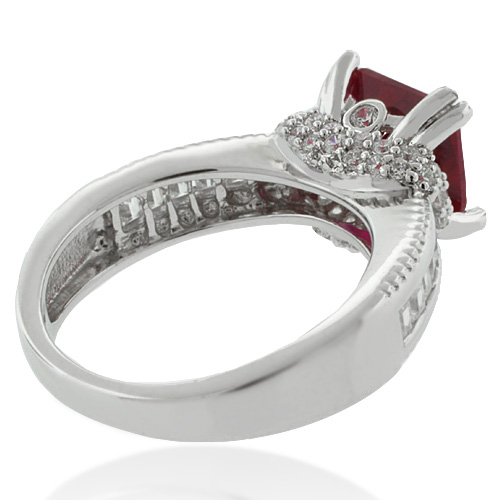 Precioso Anillo de Plata .925 con Rubí