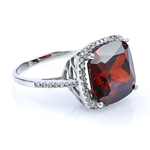 Anillo de Plata de Ley con Granate