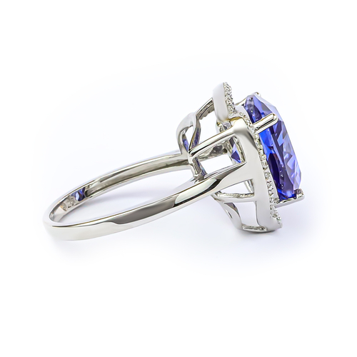 Anillo de Tanzanita Grande En Plata
