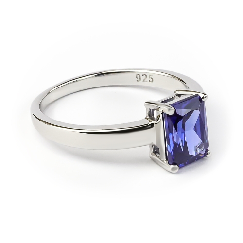 Anillo de Tanzanita Corte Esmeralda