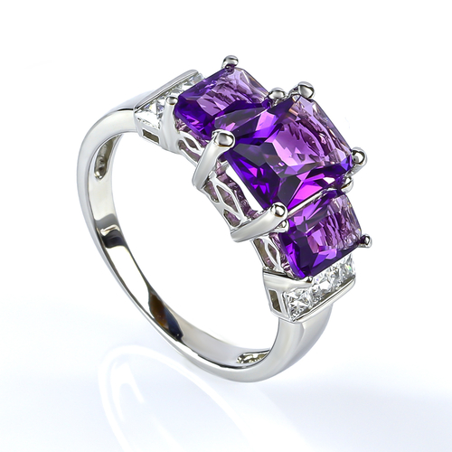 Anillo de Plata .925 con 3 Gemas de Amatista