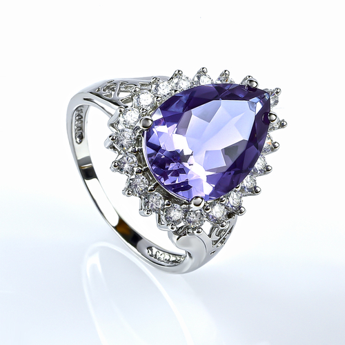 Grandioso Anillo de Plata y Alejandrita Bicolor