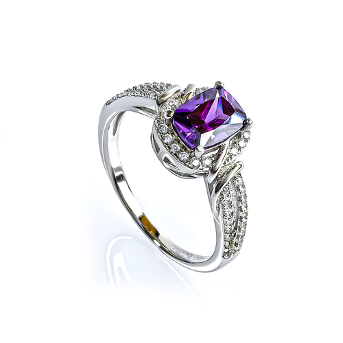 Anillo Piedra Amatista Talla Esmeralda 7 mm x 5 mm