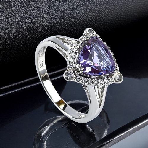 Anillo de Plata con Alejandrita Corte Triangular