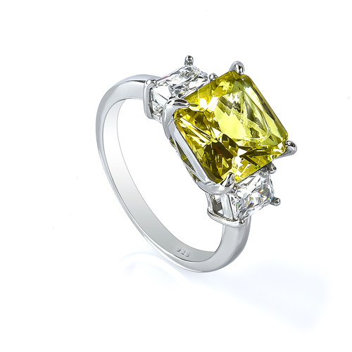 Anillo de Plata con Alejandrita en Corte Princesa