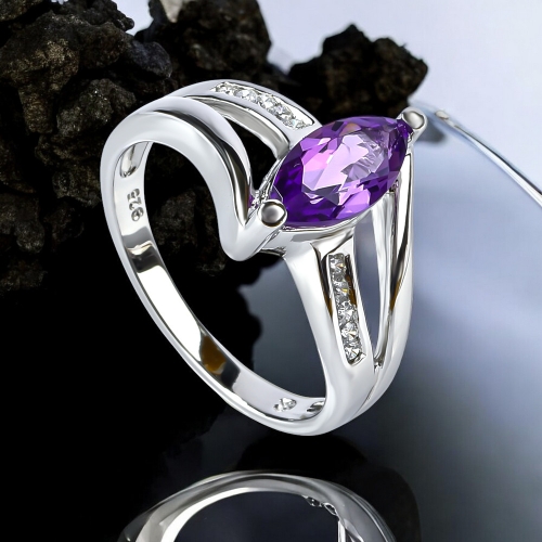 Anillo de Plata de Ley 925 con Amatista