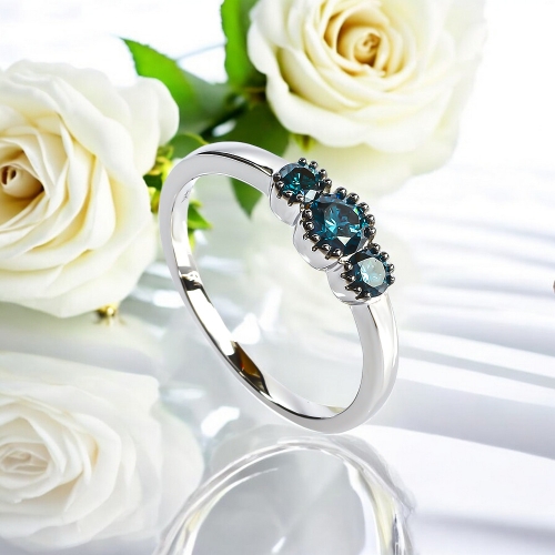 Anillo de Oro Blanco Macizo de 14K con 3 Diamantes Azules