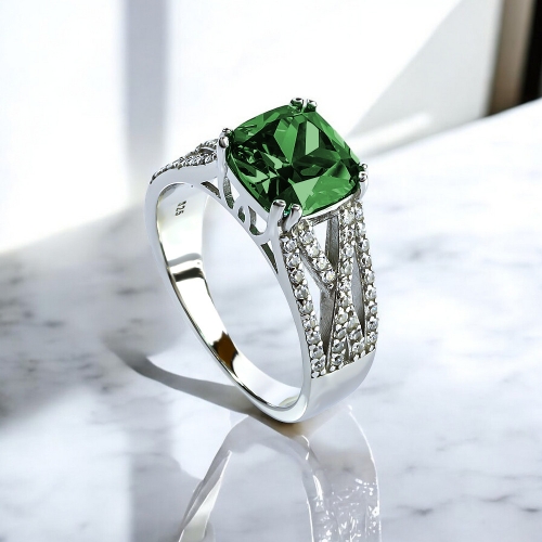 Anillo de Plata Con Esmeralda