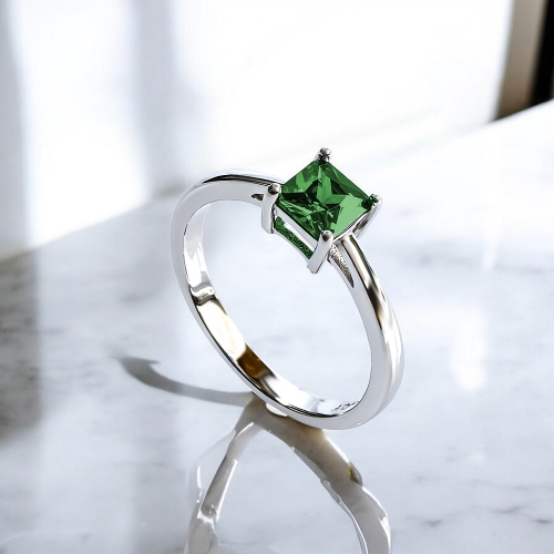 Anillo de Compromiso Esmeralda Corte Princesa