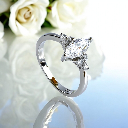 Hermoso Anillo en Corte Marquesa Con Plata