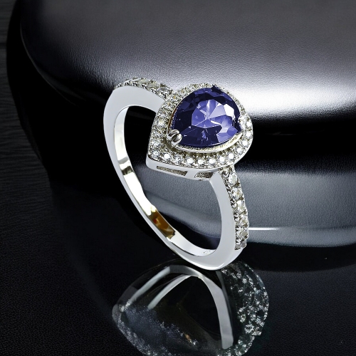 Anillo de Compromiso con Tanzanita Corte Pera