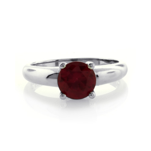 Anillo de Rubí en Plata Fina de Ley .925