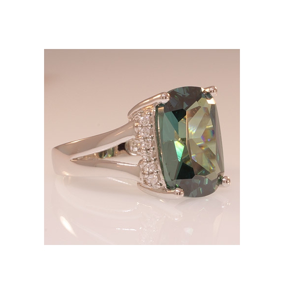 Anillo de Alejandrita en Plata de Ley