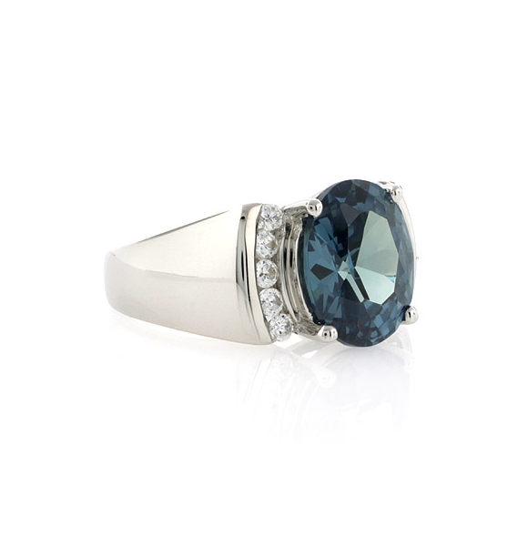 Anillo de Alejandrita Bicolor en Plata .925