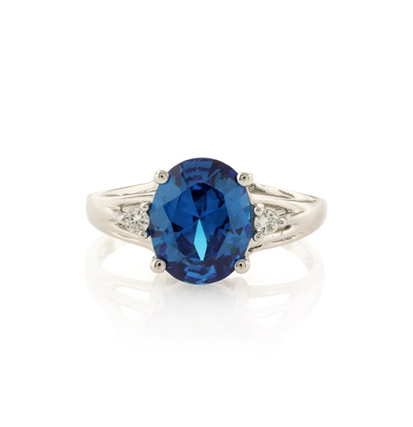Anillo de Plata Esterlina con Topacio Azul