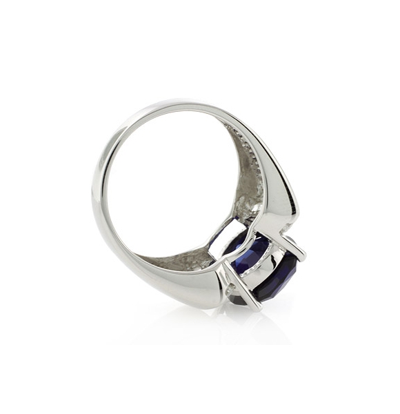 Anillo de Zafiro Azul Ovalado en Plata .925