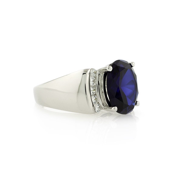 Anillo de Zafiro Azul Ovalado en Plata .925