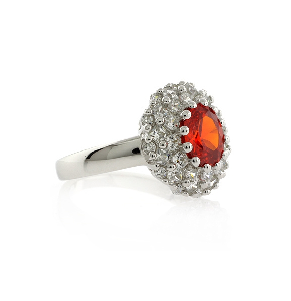 Elegante Anillo de Plata de Ley con Opalo Rojo