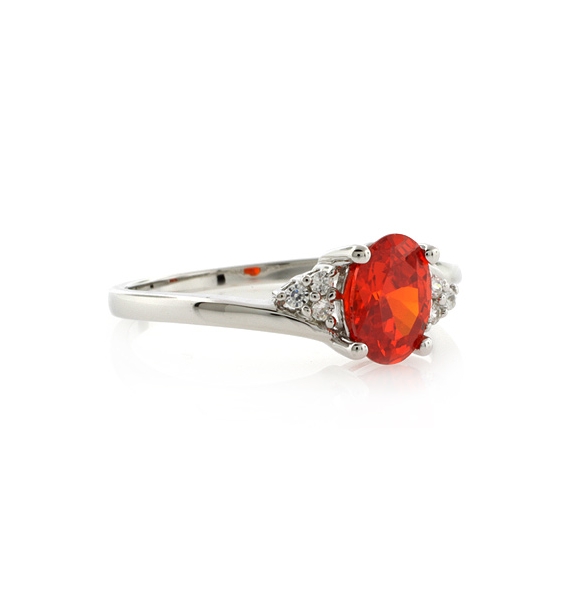 Elegante Anillo de Opalo Rojo en Plata .925