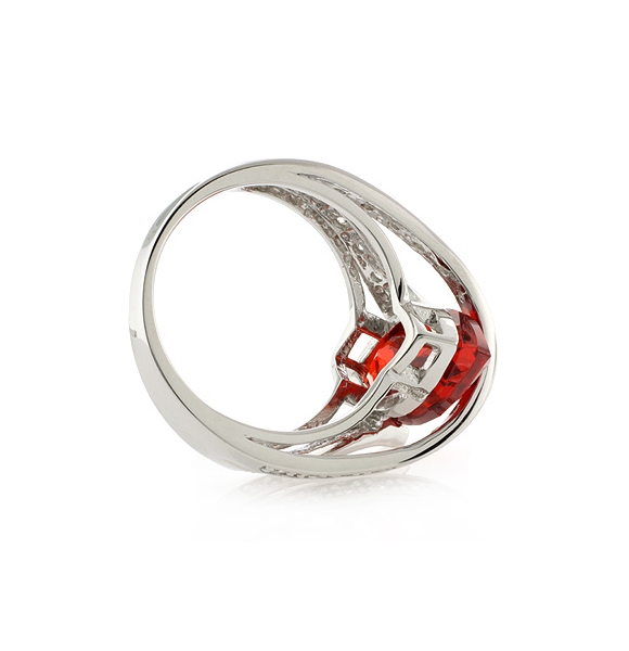 Anillo de Opalo Cereza en Plata de Ley