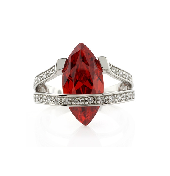 Anillo de Opalo Cereza en Plata de Ley