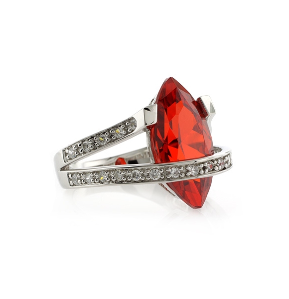 Anillo de Opalo Cereza en Plata de Ley