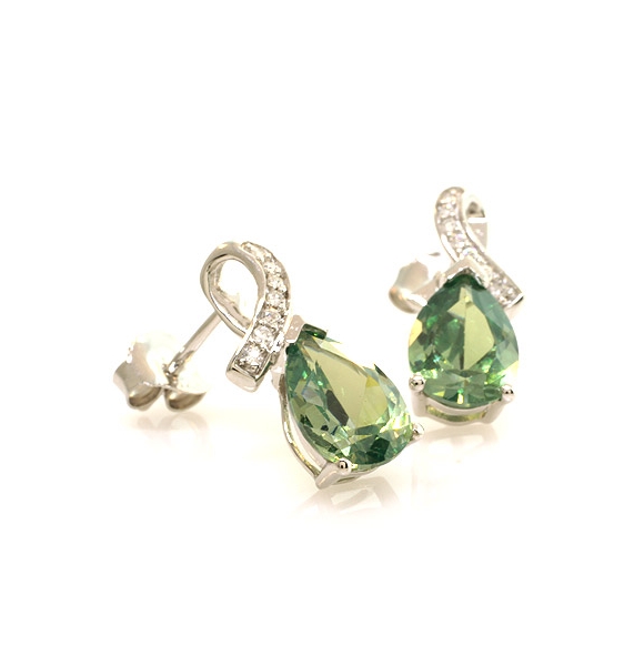 Elegantes Aretes de Plata de Ley .925 con Alejandrita Bicolor