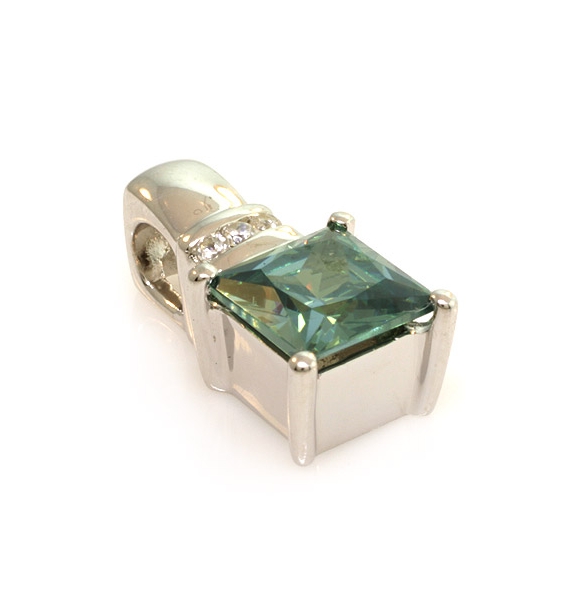 Dije de Plata Fina .925 con Alejandrita Bicolor