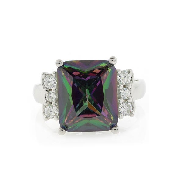 Anillo de Plata .925 con Topacio en Corte Esmeralda