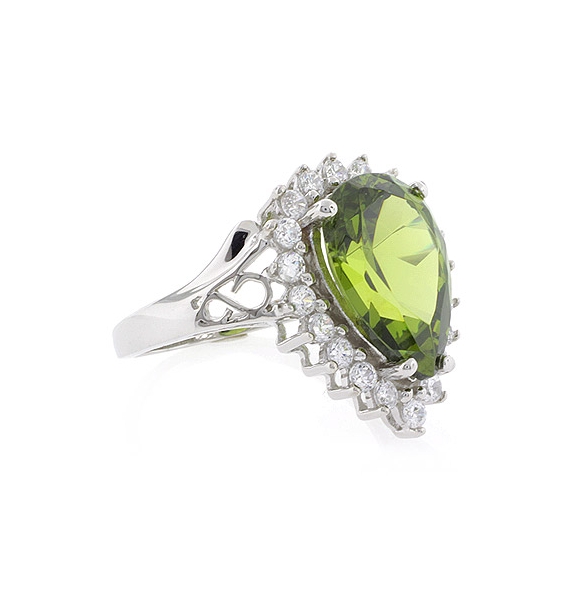 Anillo de Plata de Ley con Peridoto