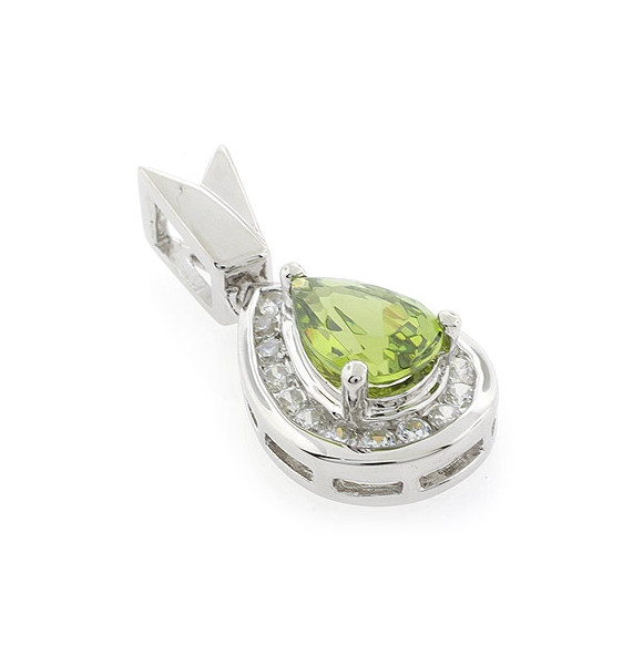 Dije de Plata de Ley .925 con Peridoto