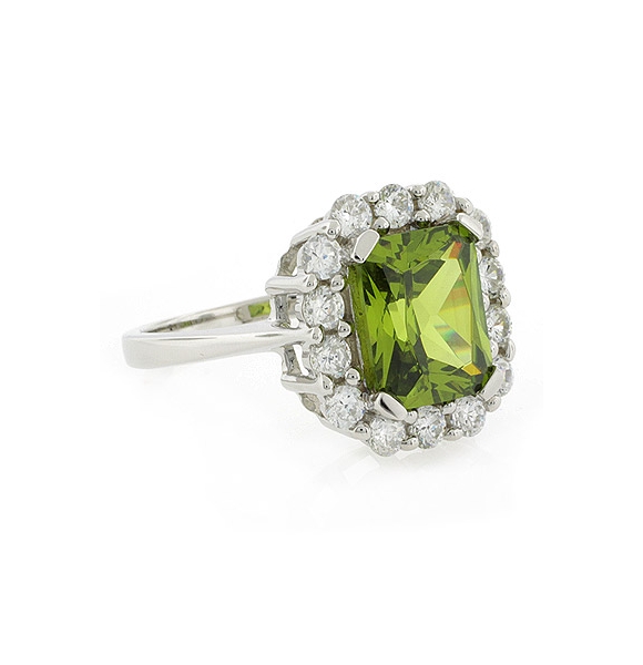 Anillo de Plata .925 con Peridoto